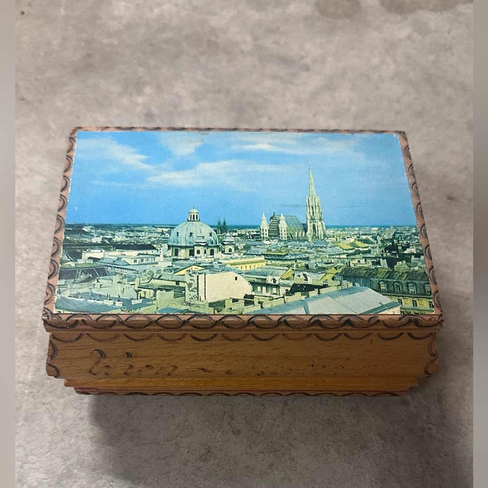 Vintage Scenic Wooden Trinket Box with Cityscape Lid
